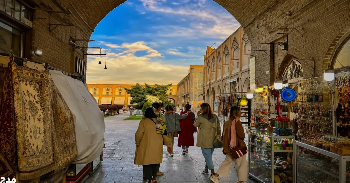 Cover Copy2 چه کسی مد را در ایران می‌سازد؟برند ها یا خیابان؟